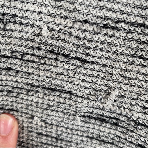 Light pullover hoodie - Picture 4 of 5